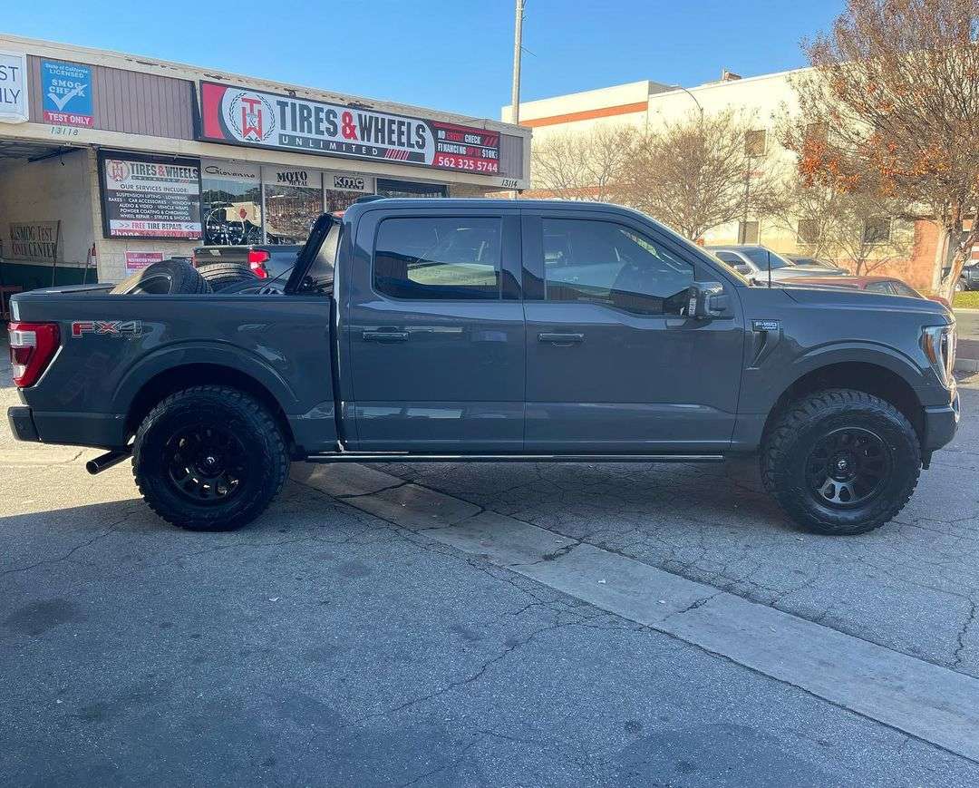 2022 Ford F-150 on Fuel Off-Road Wheels Fuel Vector - Matte Black 18x9, Toyo TOY Open Country R/T