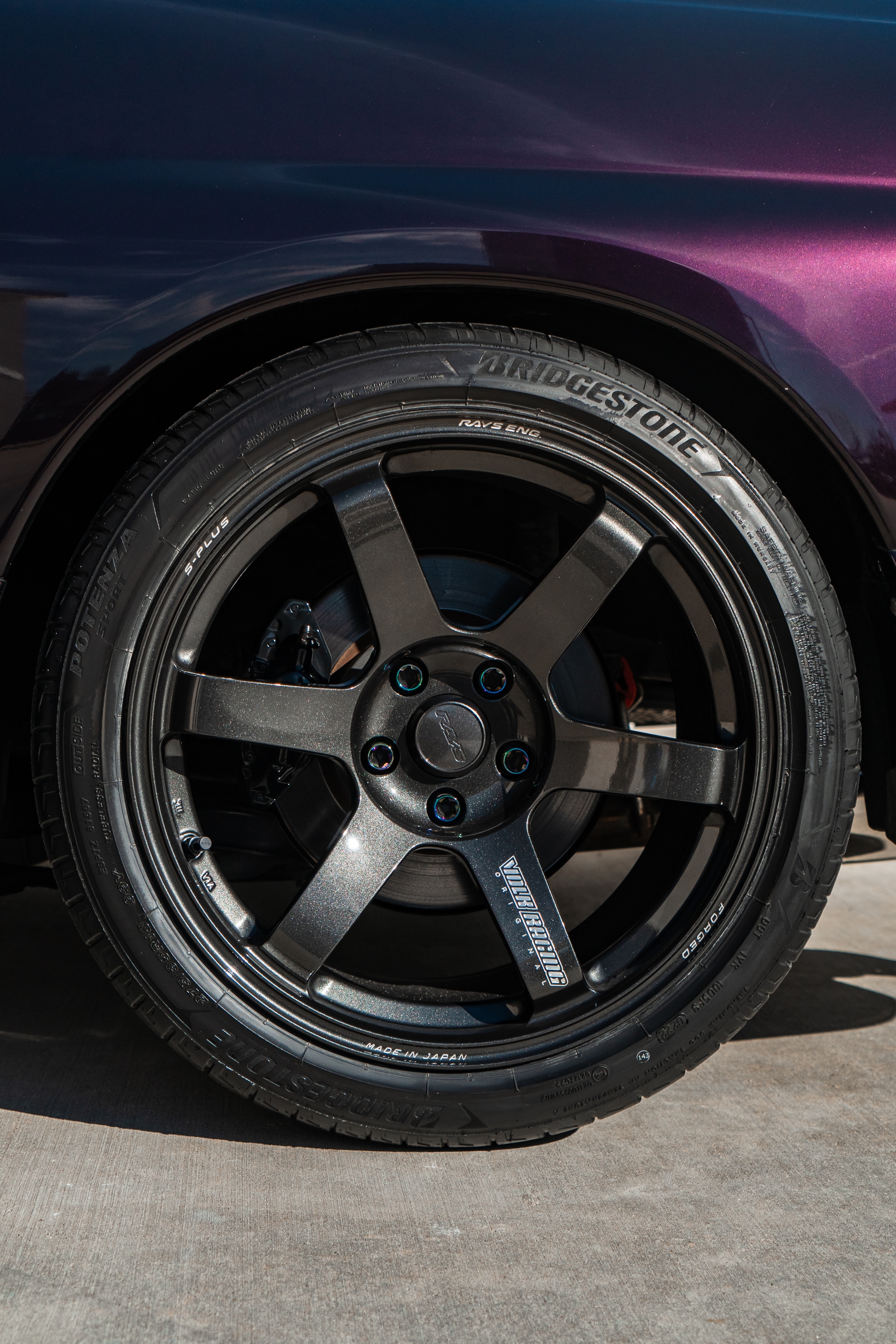 1995 Nissan Skyline on Volk Racing TE37 Saga S-Plus 18x10.5, Bridgestone Re-71rs