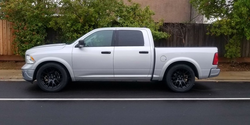 ram 1500 lowered on hellcat wheels