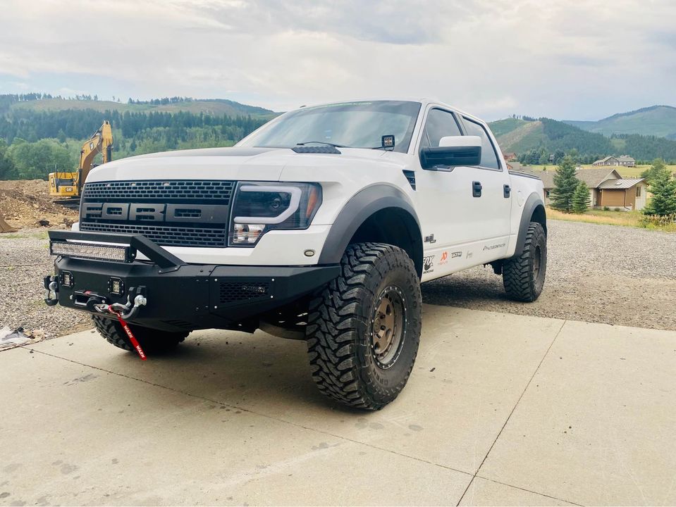 SVT Raptor on 37-inch tires