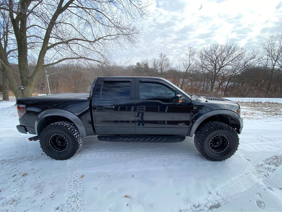 SVT Raptor on 37-inch tires