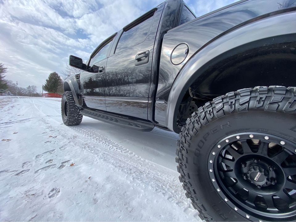 SVT Raptor on 37-inch tires