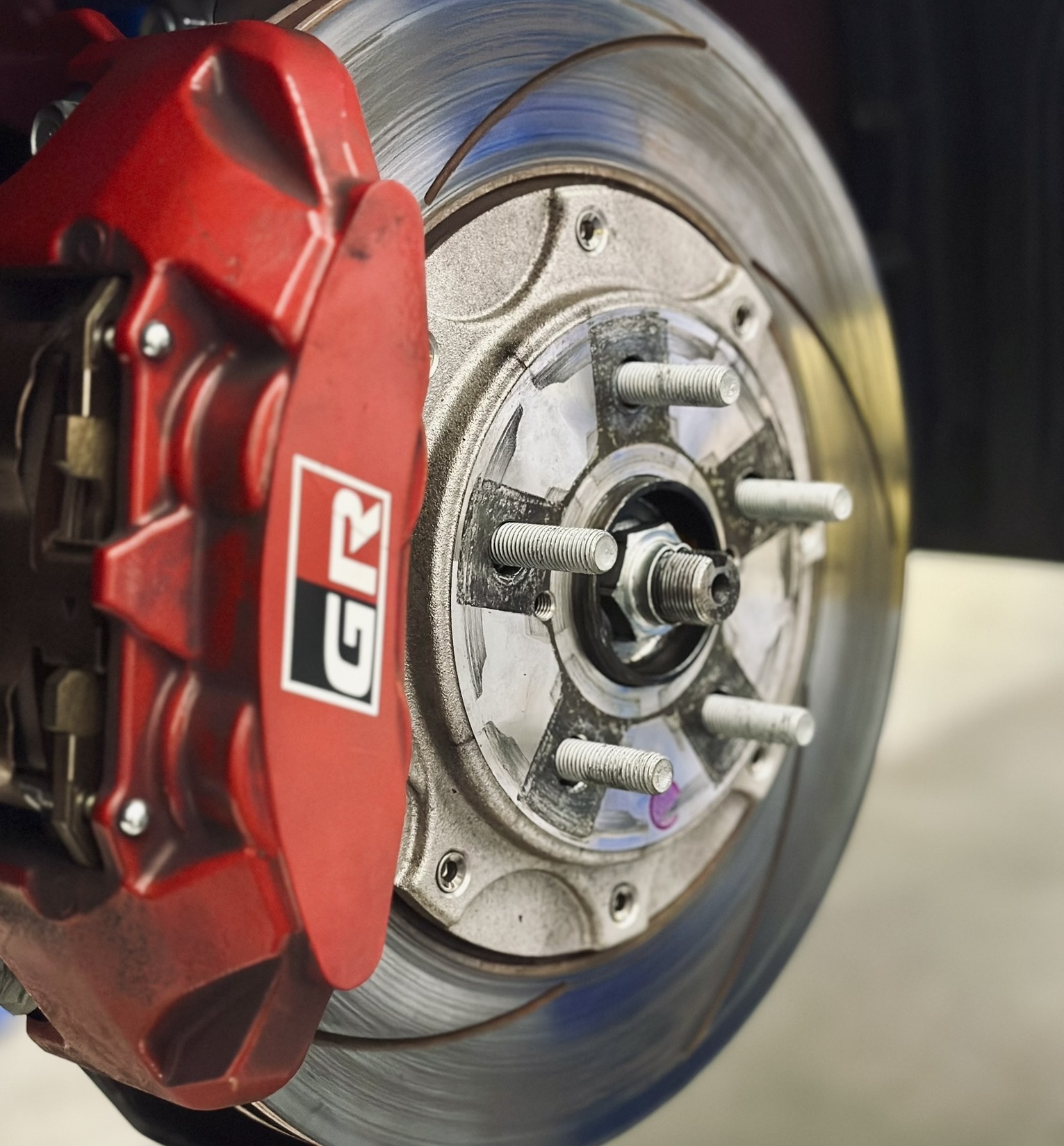 469073794-2558567851004499-6418770670585204818-n.jpg GRC H&R lug studs