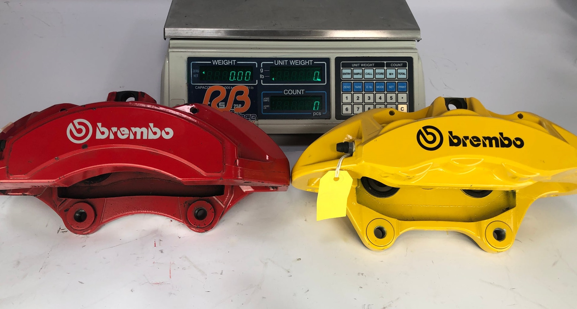 SRT vs Trackhawk brembo brakes