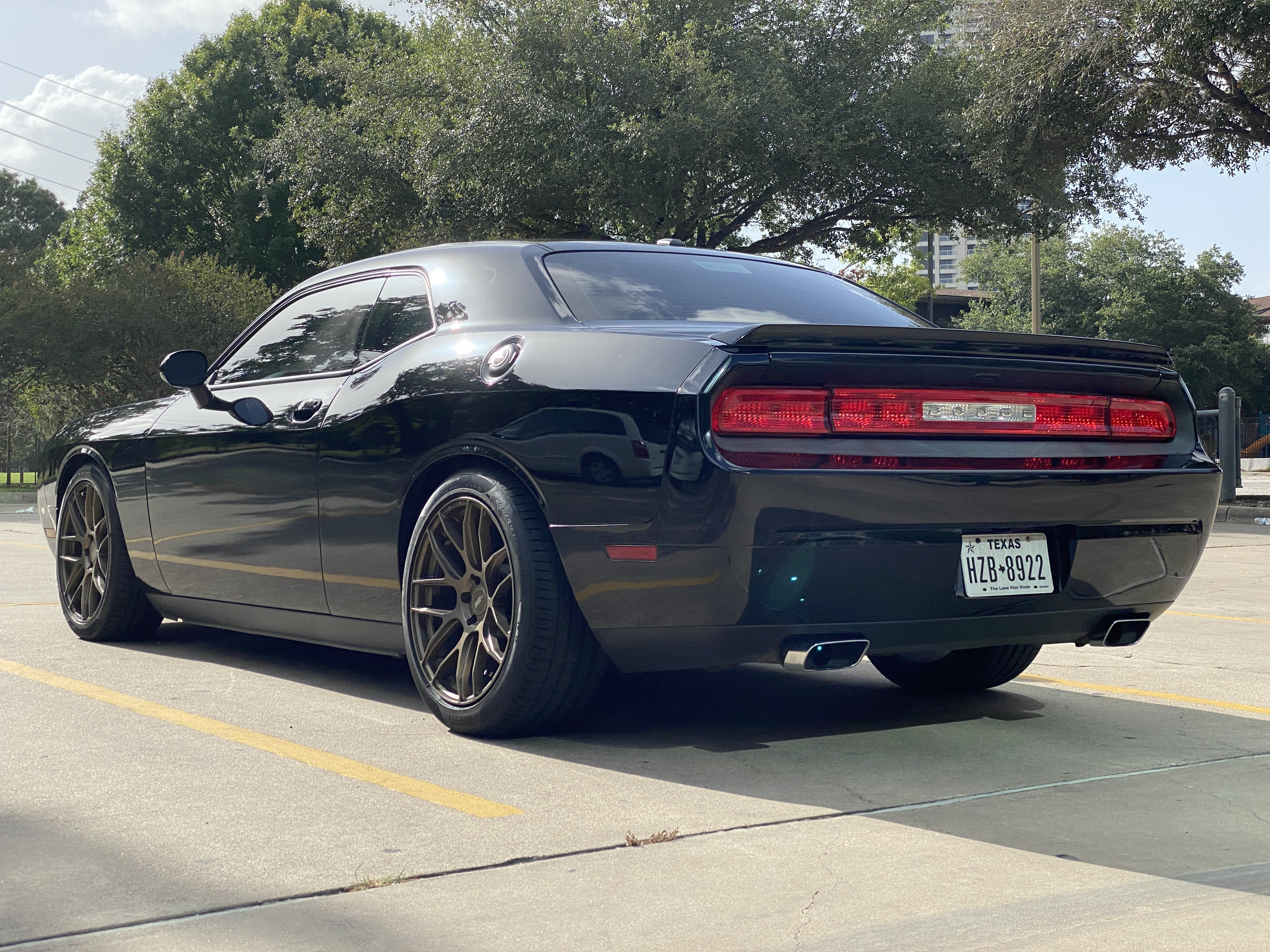 narrow-body challenger on flow one race 