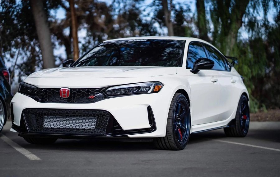 2023 Honda Civic Type R — Volk TE37SL 18x9.5 45 2023 Honda Civic Type R with Volk TE37SL wheels in 18x9.5 45mm offset on 255/40/18 tires