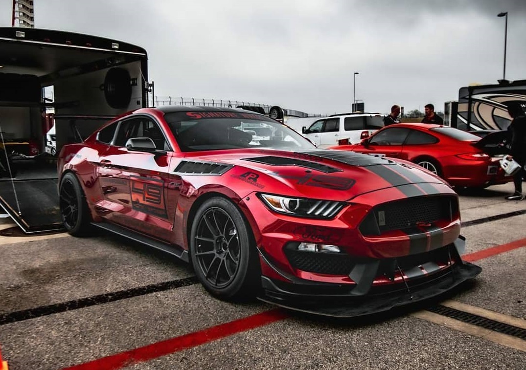 mustang track car on Signature wheels