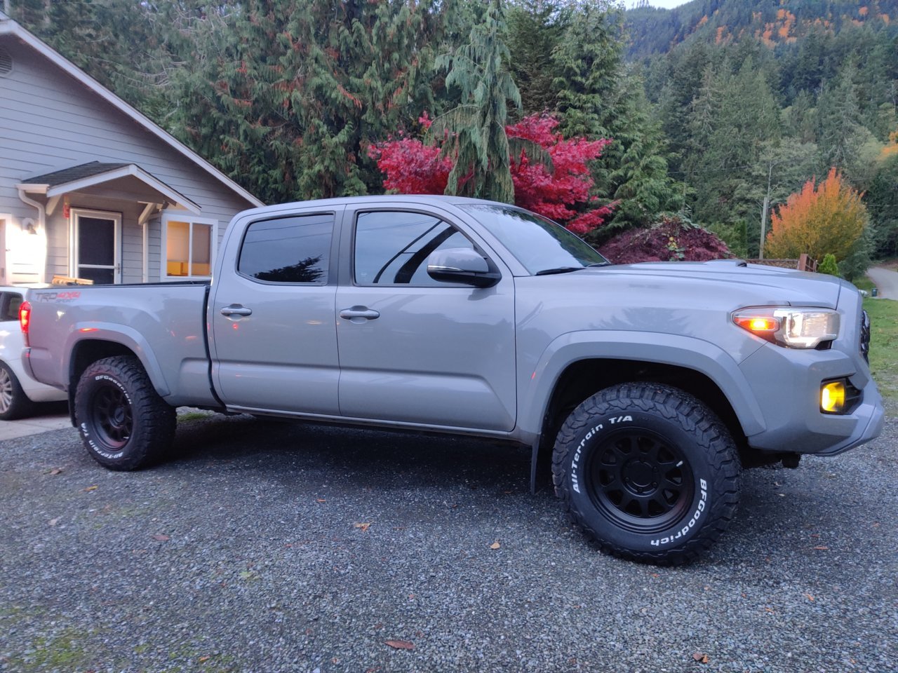 toyota tacoma aftermarket method rims and tires