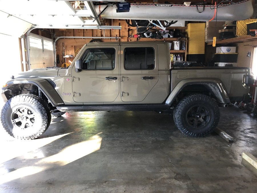 Jeep Gladiator on 35s