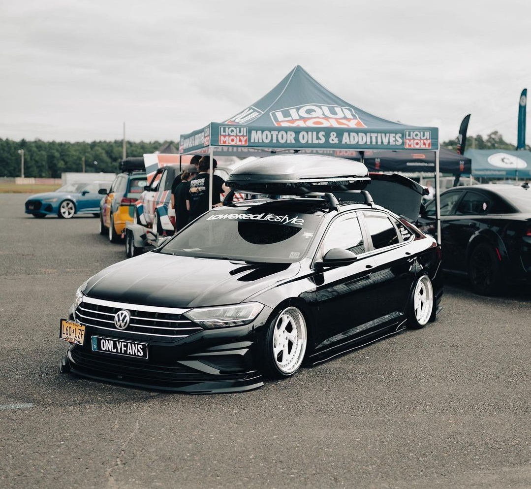 Jetta MK7 on air suspension