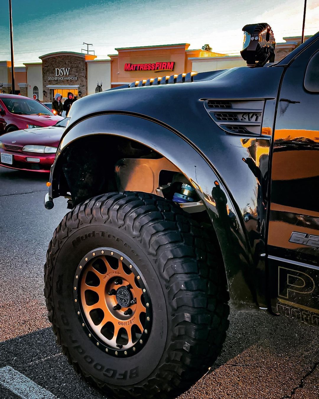 SVT Raptor on 37-inch tires